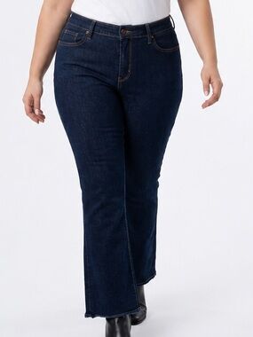 Signature‎ by Levi Strauss Gold Label Totally Shaping Bootcut Jeans Dark Wash 16